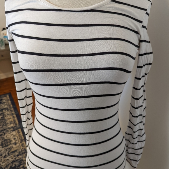 H&M - Stripped Long Sleeve - Small - Picture 2 of 4